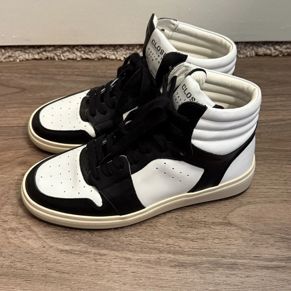 NEW CLOSED ITALY Black and White High-Top Sneakers EU Size 37 msrp $395
